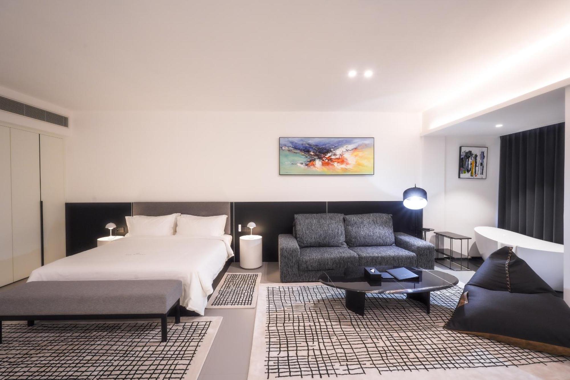 One Riviera Hotel And Residences Ban Souanmone Exteriör bild
