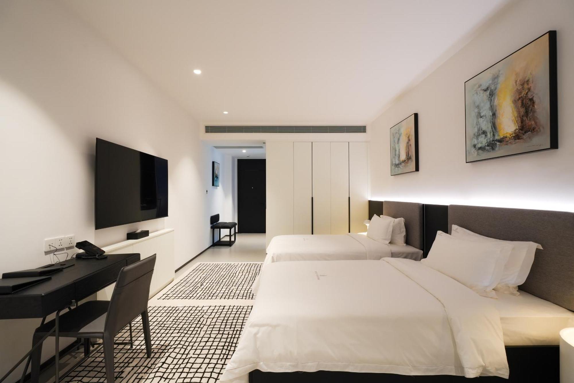 One Riviera Hotel And Residences Ban Souanmone Exteriör bild