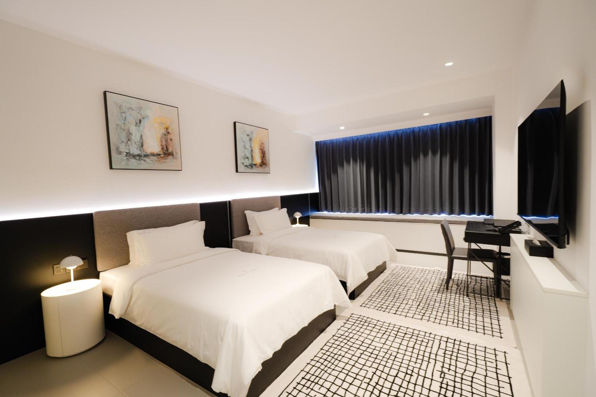 One Riviera Hotel And Residences Ban Souanmone Exteriör bild