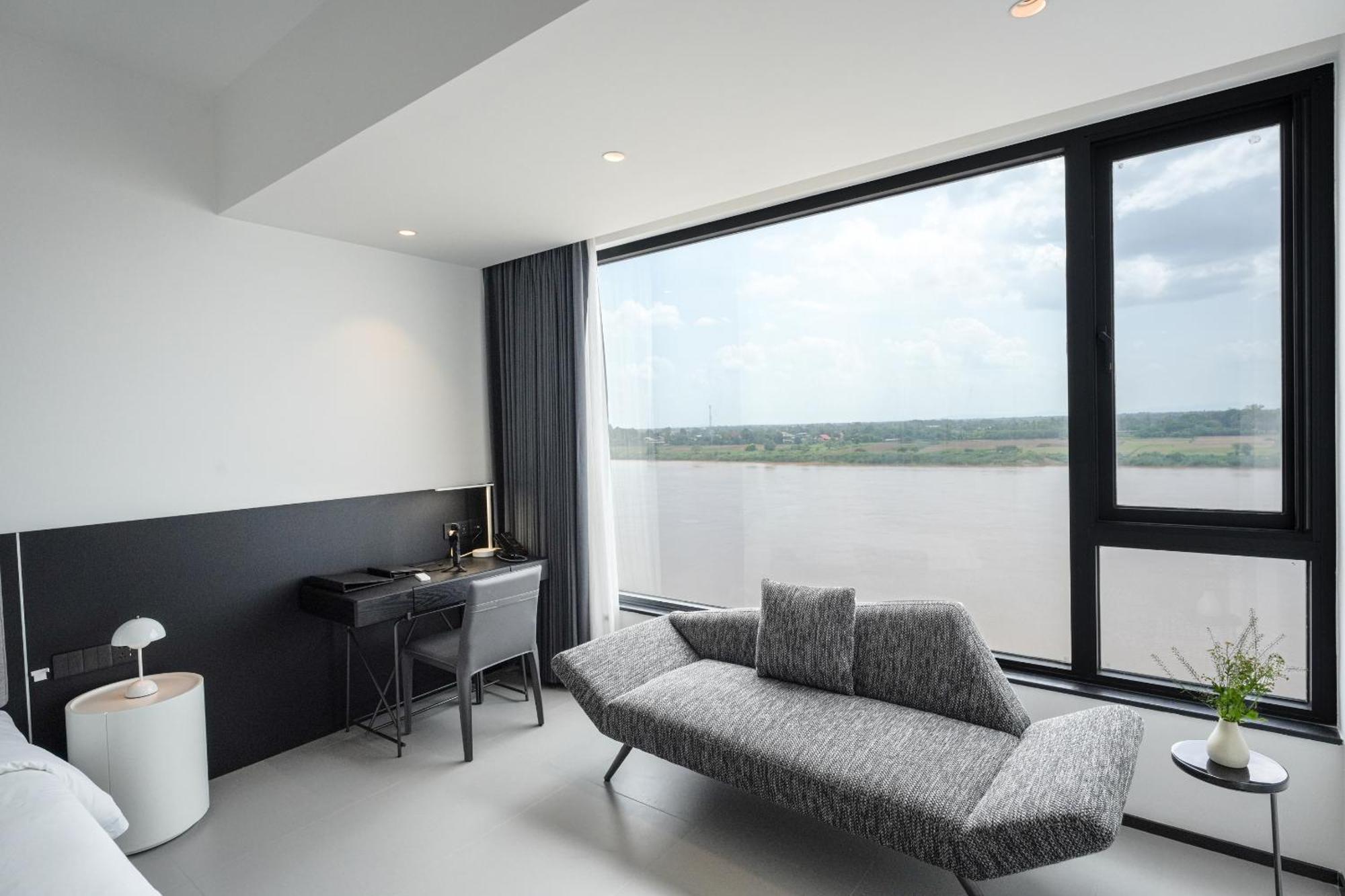 One Riviera Hotel And Residences Ban Souanmone Exteriör bild
